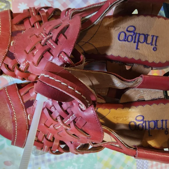 Red Wedge hill sandal - Picture 3 of 4